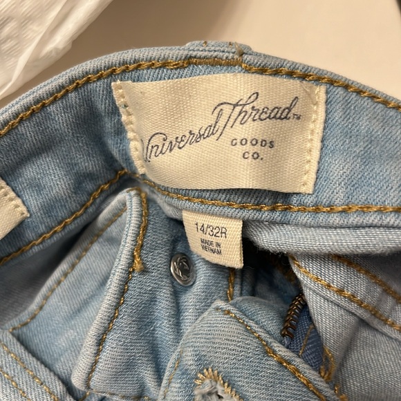 Light Jeans - Picture 2 of 3